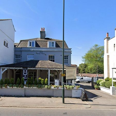 Hampton Court Hotel East Molesey Extérieur photo