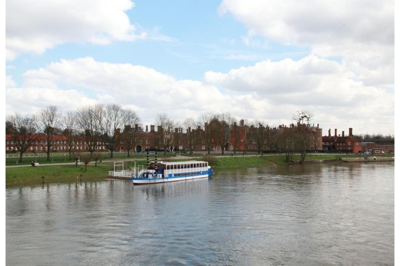 Hampton Court Hotel East Molesey Extérieur photo
