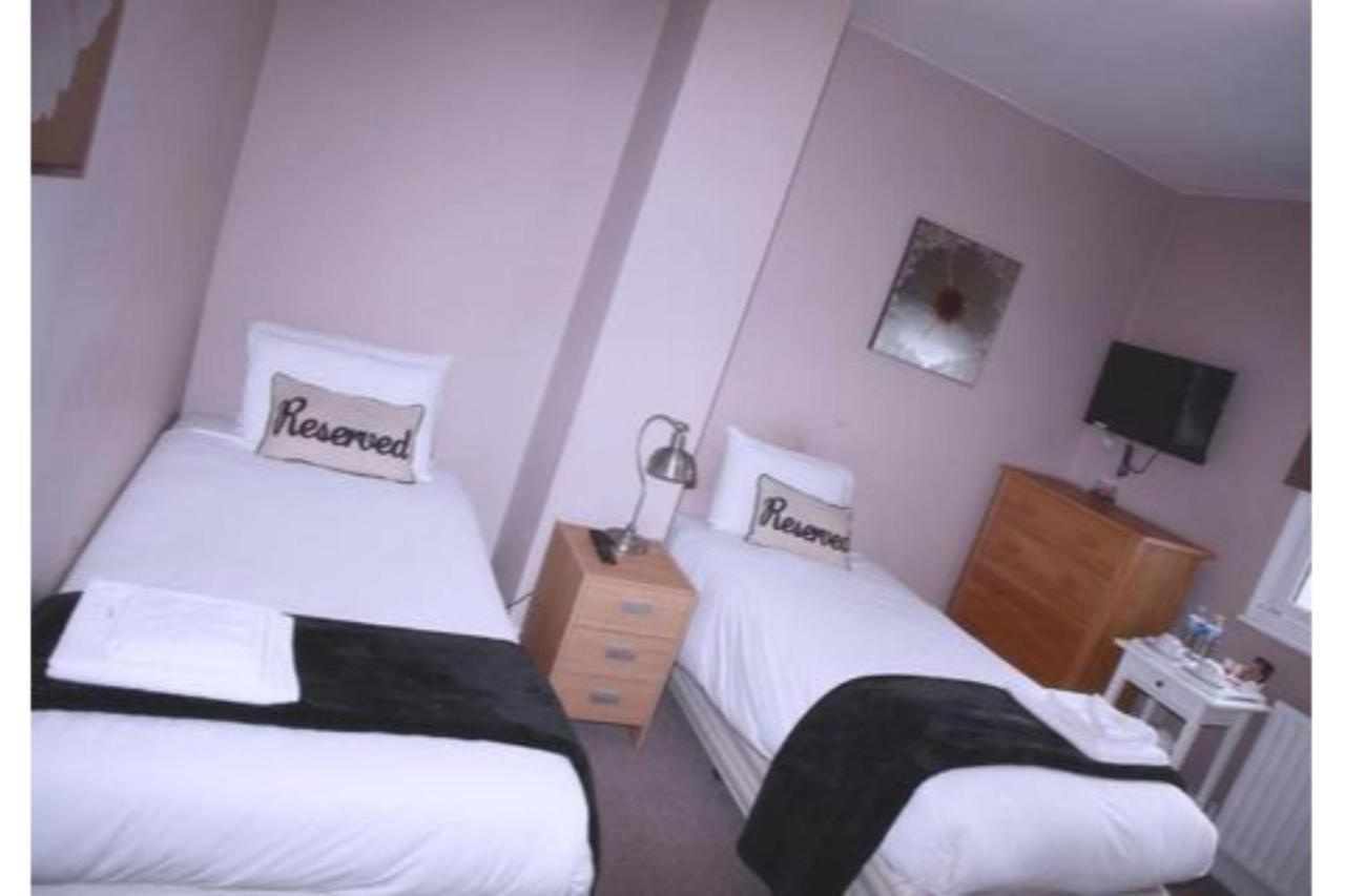 Hampton Court Hotel East Molesey Extérieur photo
