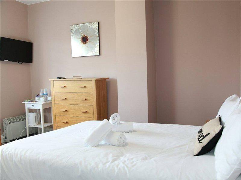 Hampton Court Hotel East Molesey Extérieur photo