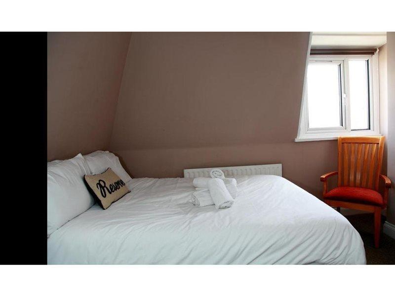 Hampton Court Hotel East Molesey Extérieur photo